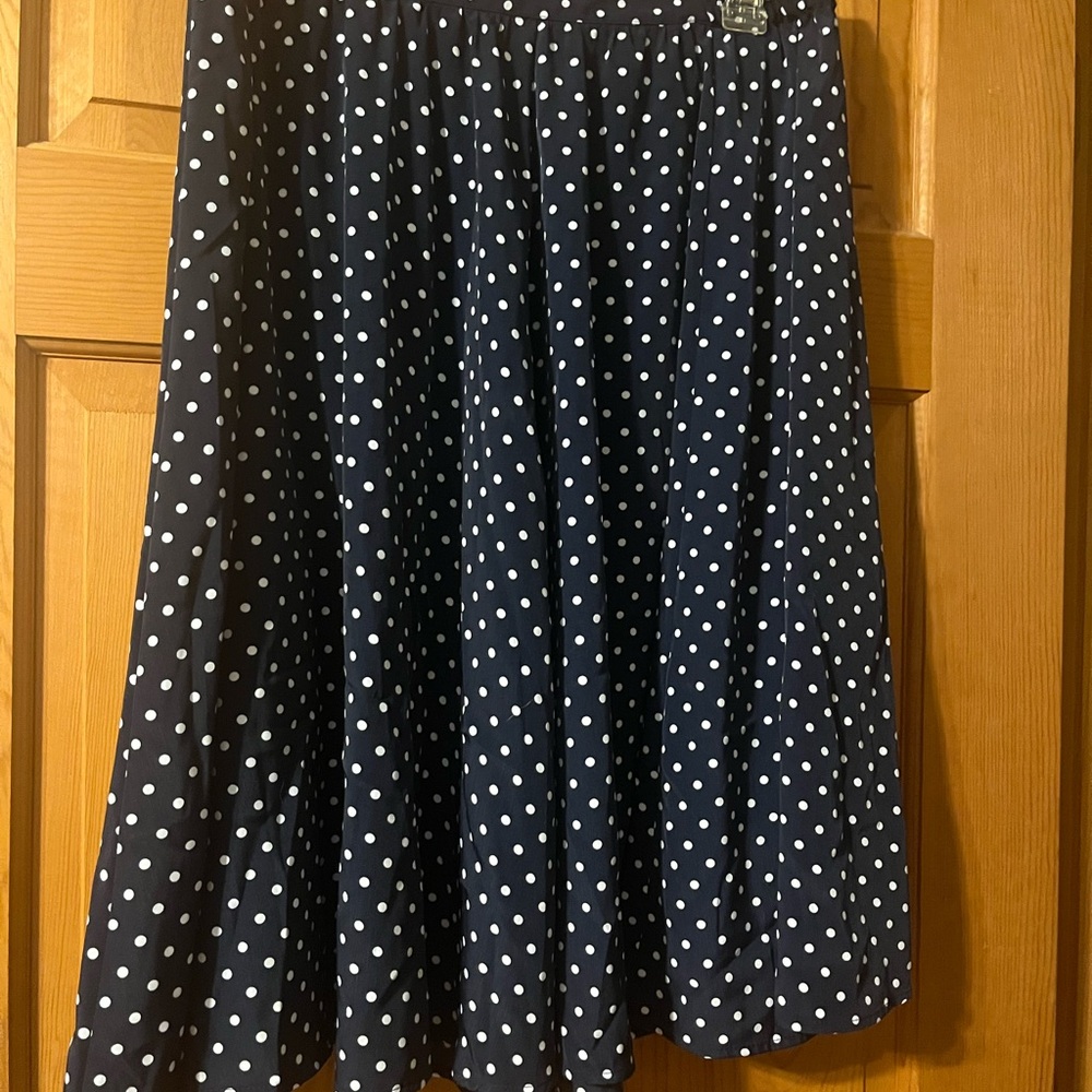 Preppy Navy and White Dot skirt 10p